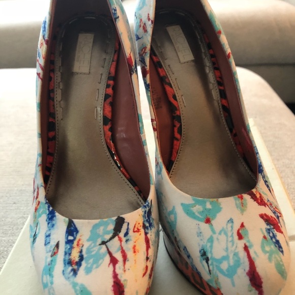 Rachel Roy heels with leopard print platform.  8.5 - Picture 2 of 5